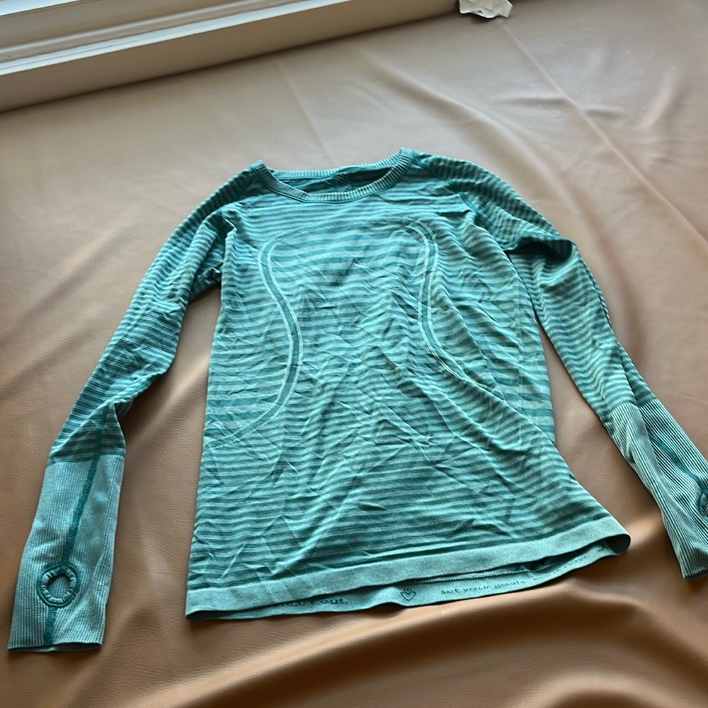 Lululemon long sleeve Swiftly 8